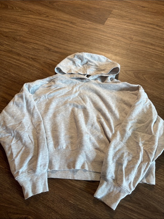 Old Navy Tops - Old Navy Light Gray Cropped Hoodie women’s SMALL